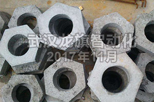 六角護(hù)坡，邊溝蓋板，是人工生產(chǎn)比較好還是設(shè)備生產(chǎn)的好？
